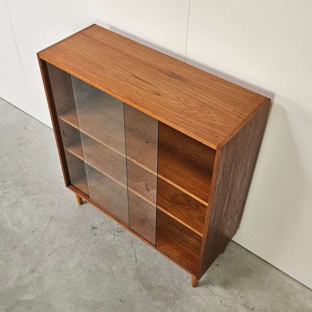 Vintage ondiepe vitrinekast klein, Huis en Inrichting, Kasten | Vitrinekasten, Minder dan 100 cm, 25 tot 50 cm, Gebruikt, Met deur(en)