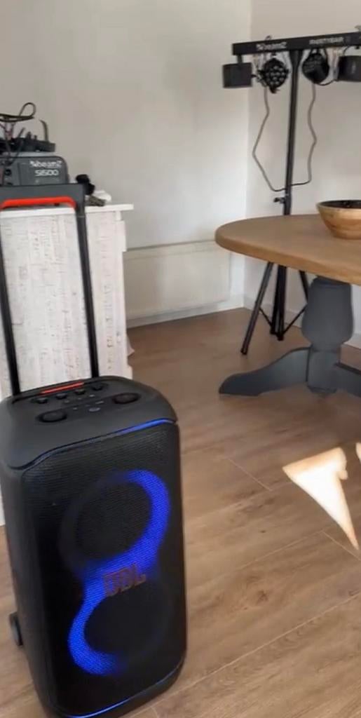 JBL Partybox 320 te huur met microfoons, Ophalen of Verzenden, Zo goed als nieuw, Overige typen, JBL