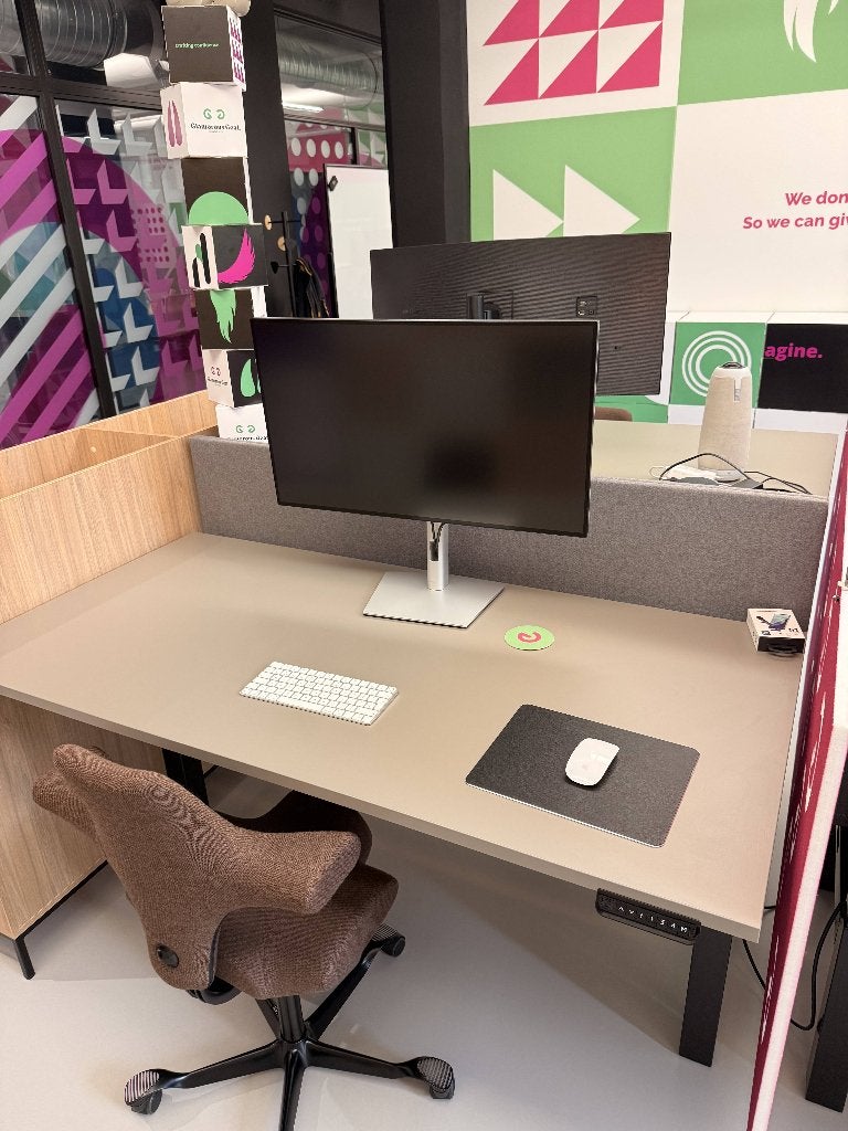 8x Elektrisch zit sta duo bureau 160 x 80 cm, Huis en Inrichting, Bureaus, Ophalen, 160 cm, Hout, Zo goed als nieuw