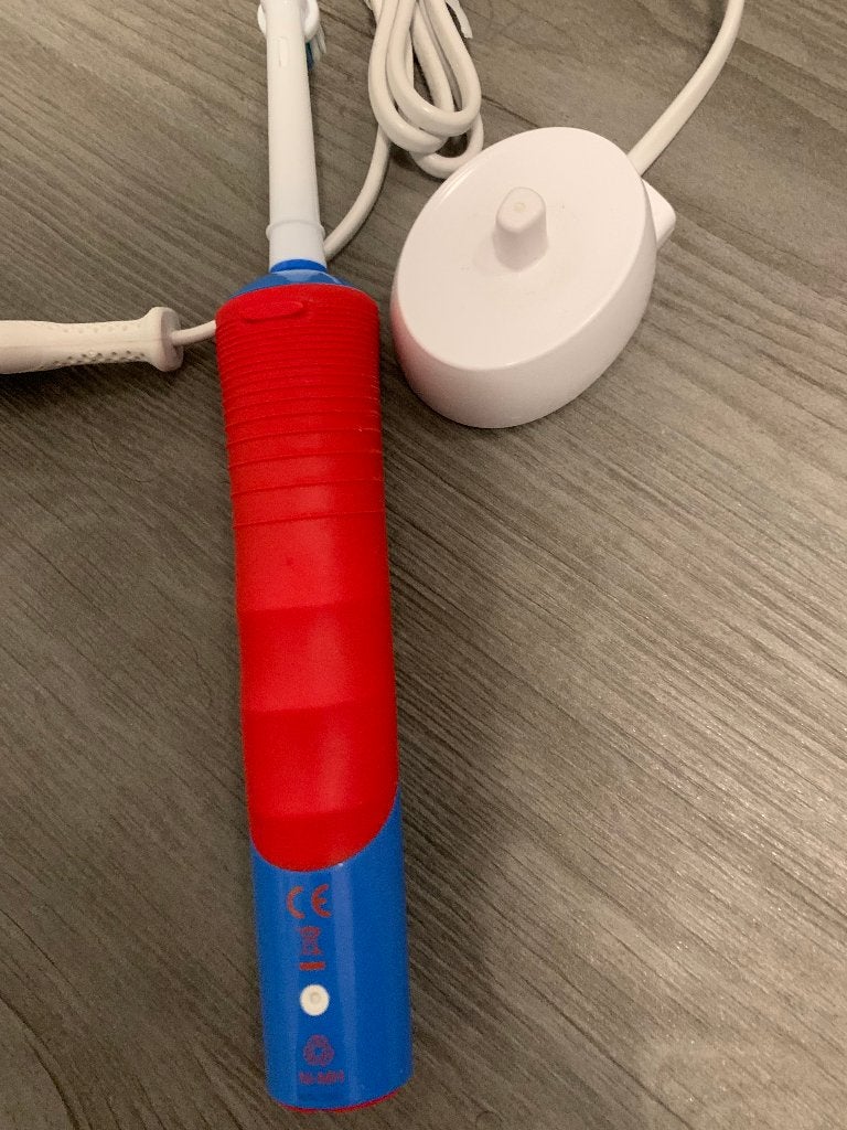 kinder-tandenborstel Oral-B Braun, Ophalen, Zo goed als nieuw, Tandenborstel