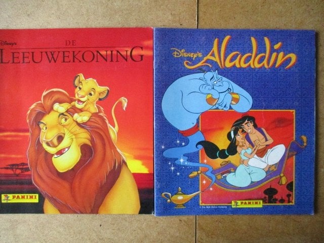 adv8482 leeuwenkoning en aladdin plaatjesalbum, Boeken, Stripboeken, Eén stripboek, Ophalen, Gelezen