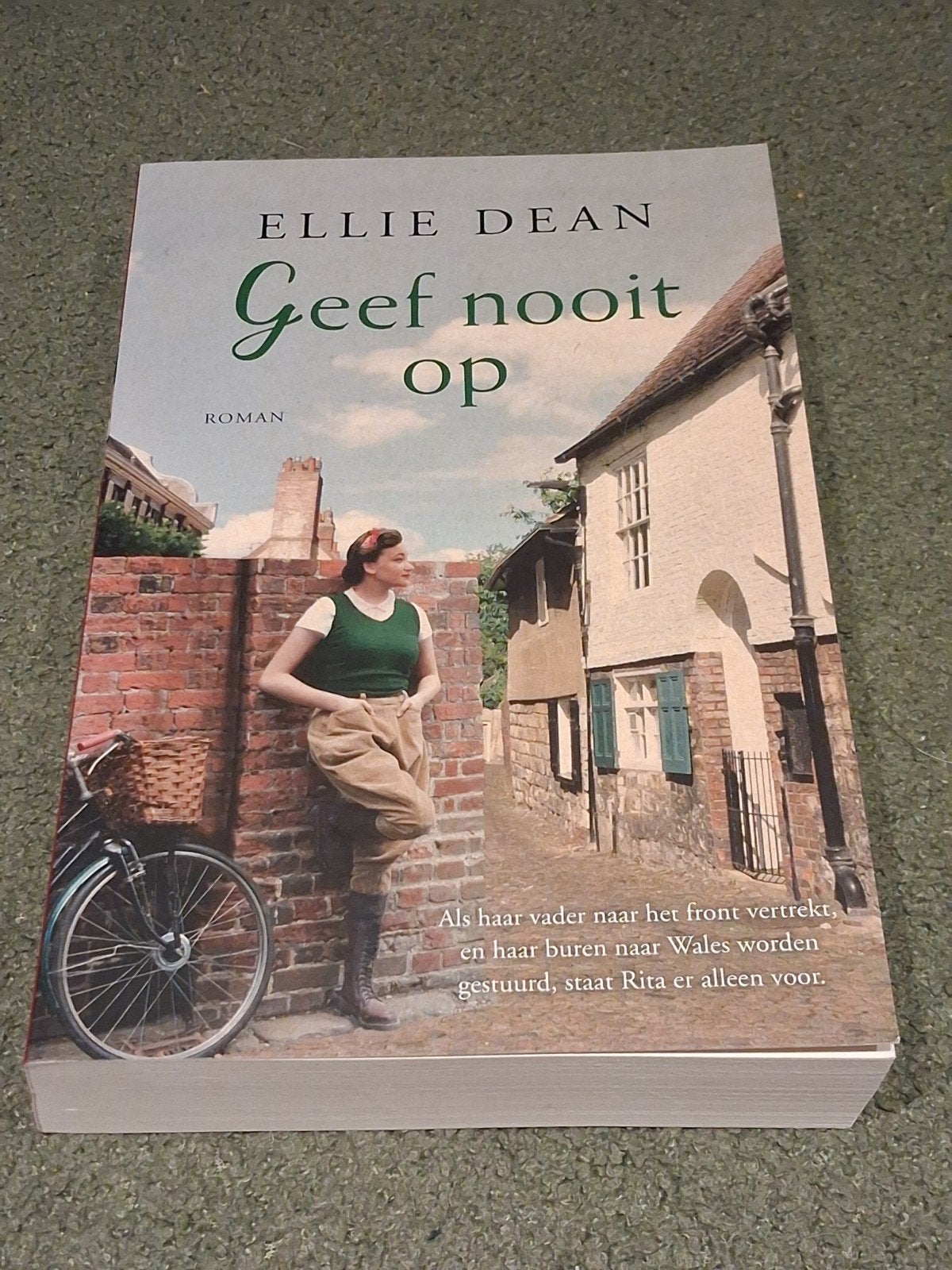 Geef nooit op - Ellie Dean (roman), Ophalen of Verzenden, Zo goed als nieuw, Ellie Dean, Nederland