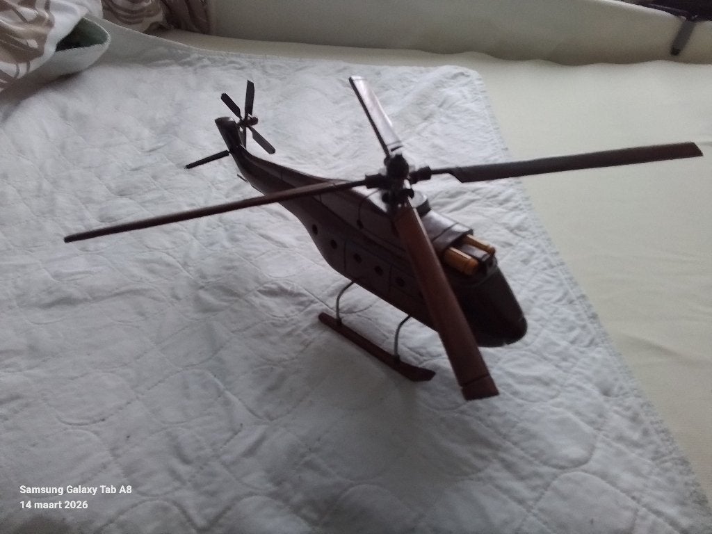 2 verschillende houten helicopters, Ophalen of Verzenden