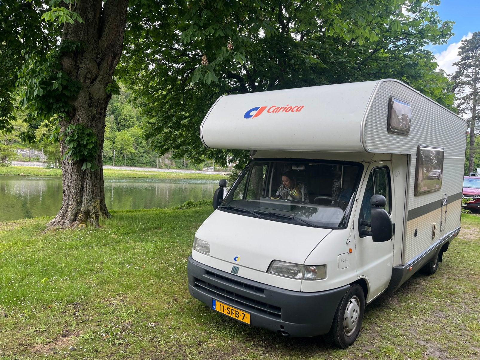 Goedonderhouden ruime camper 1.9TD met 136.000km uit 2000, Caravans en Kamperen, Campers, Particulier, tot en met 5, Half-integraal