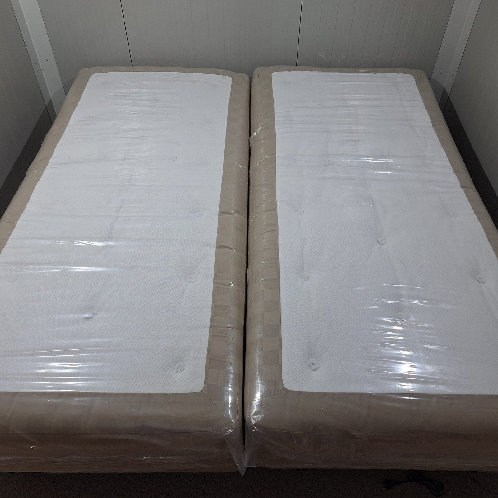 Hästens twee persoonsbed extra lang 220cm B 210cm, Huis en Inrichting, Ophalen, Hästens elektrisch 220cm lang, Verstelbaar, Tweepersoons