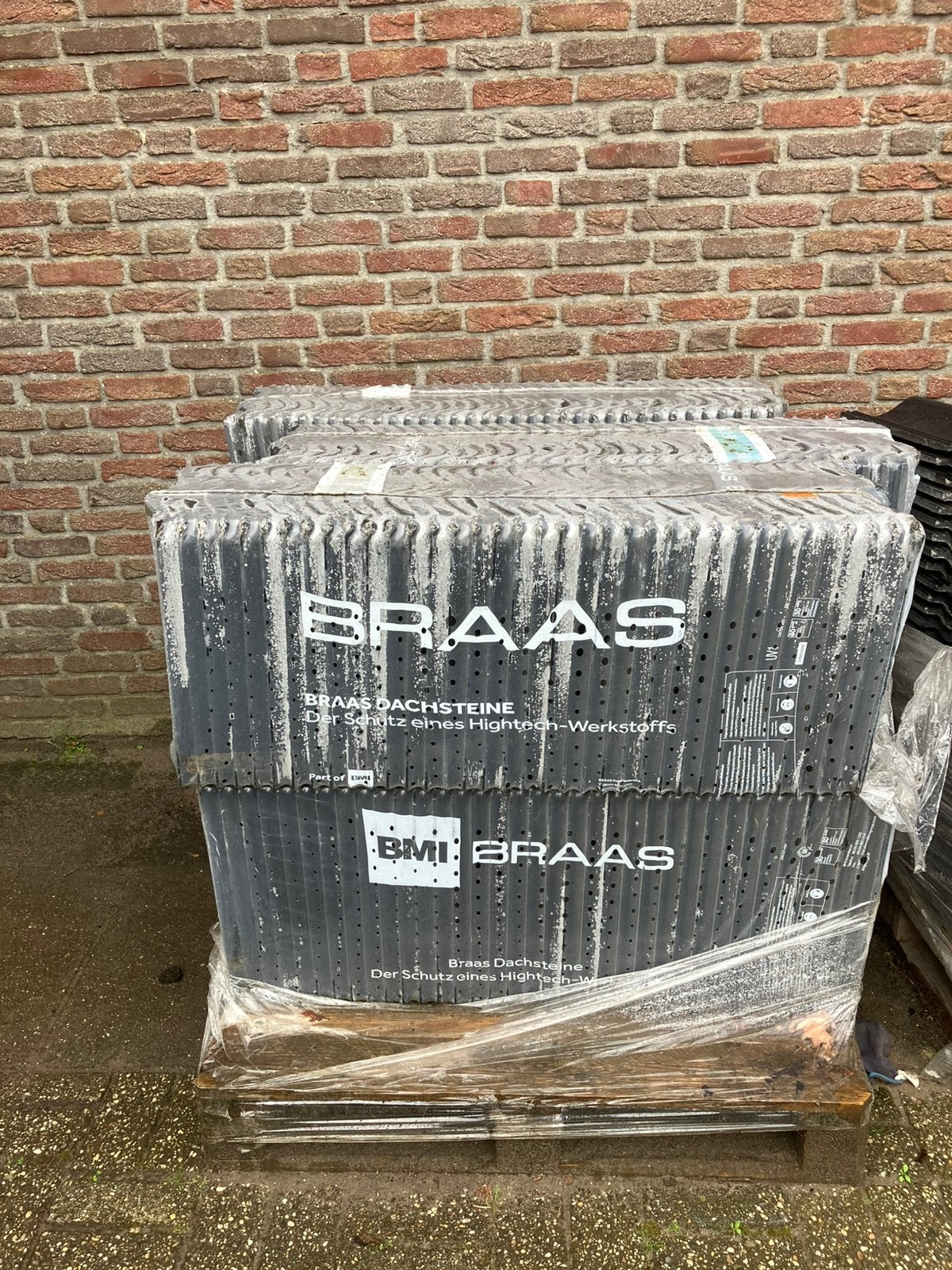1,5 pallet Braas dakpannen, Doe-het-zelf en Verbouw, Dakpannen en Dakbedekking, Steen of Klei, Zwart, Nieuw, Ophalen of Verzenden