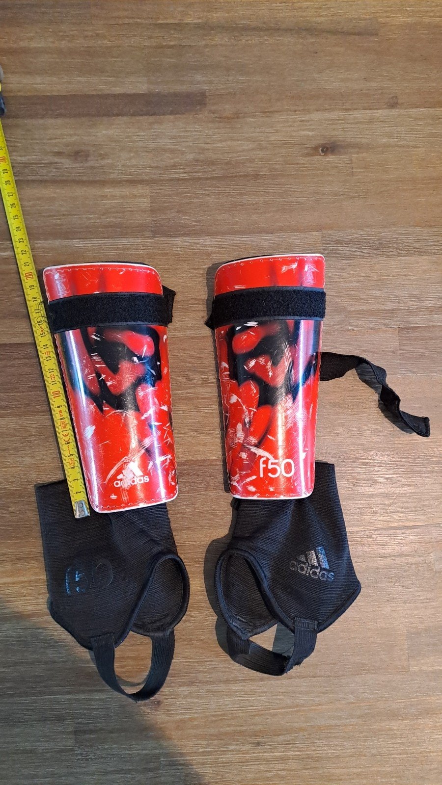 Adidas F50 Scheenbeschermers - Rood/Zwart, Ophalen, Gebruikt, Overige typen