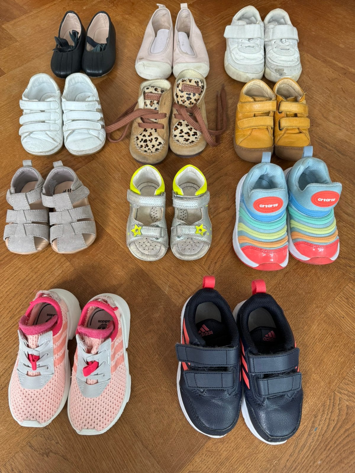 Kinderschoenen schandalen gympen sneakers, Jongen of Meisje, Schoenen, Ophalen of Verzenden, Zo goed als nieuw