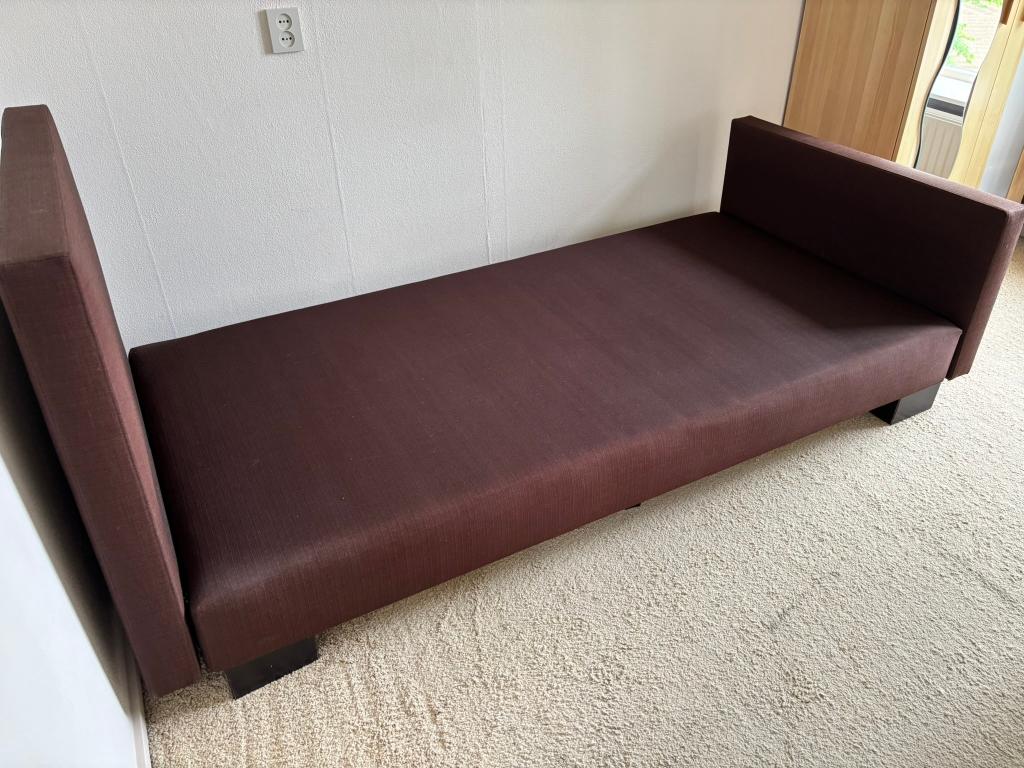 Bedden, Huis en Inrichting, Slaapkamer | Bedden, Gebruikt, Eenpersoons, 90 cm, 200 cm, Stof, Bruin, Ophalen