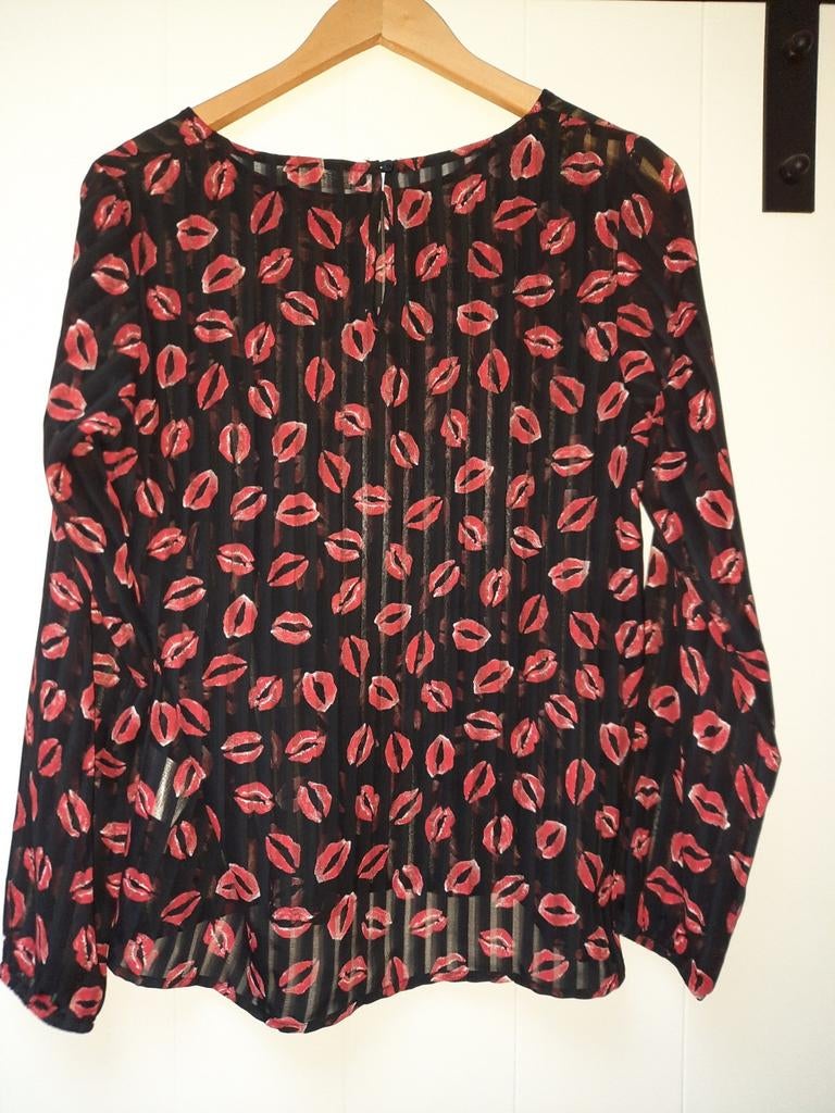 Blouse met lippenprint, Ophalen of Verzenden
