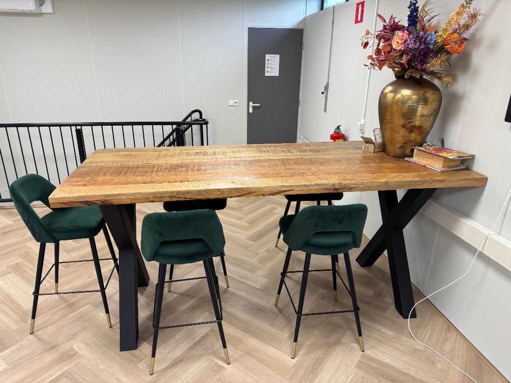 Hoge bartafel / statafel 240 cm met krukken – mangohout, Ophalen, Zo goed als nieuw