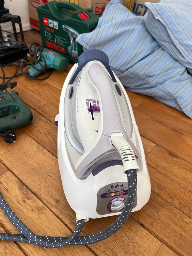 Tefal Pro Express Stoomgenerator Strijkijzer, Ophalen of Verzenden, Zo goed als nieuw, Strijkijzer met snoer