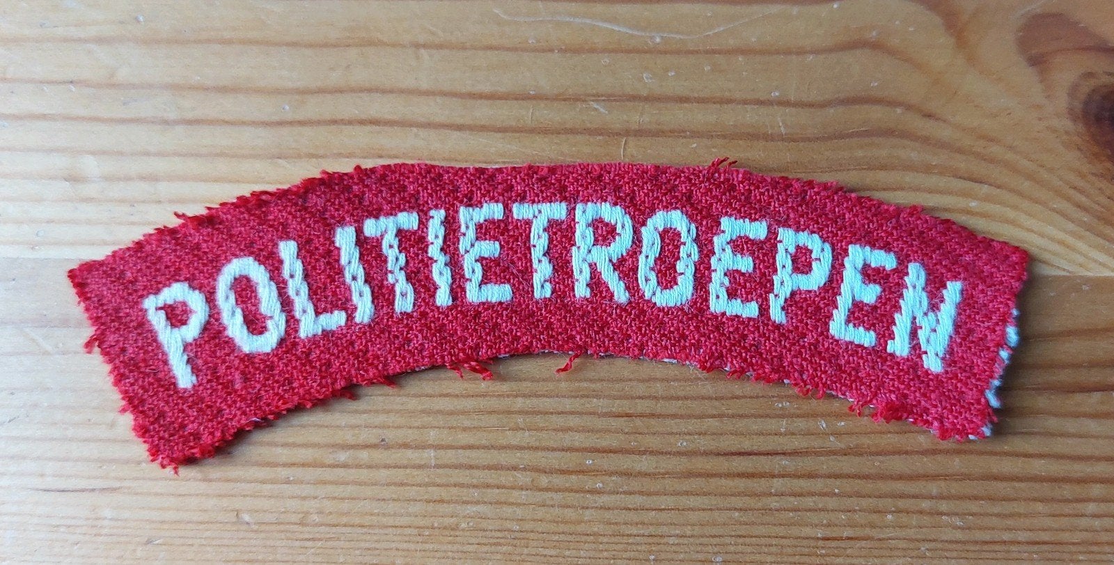 Naamlint Politietroepen, Verzamelen, Militaria | Algemeen, Ophalen of Verzenden, Landmacht, Nederland, Embleem of Badge
