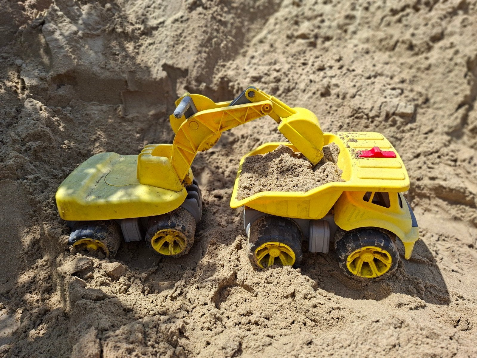 Grote speelgoed graafmachine en kiepwagen set, Ophalen, Zo goed als nieuw