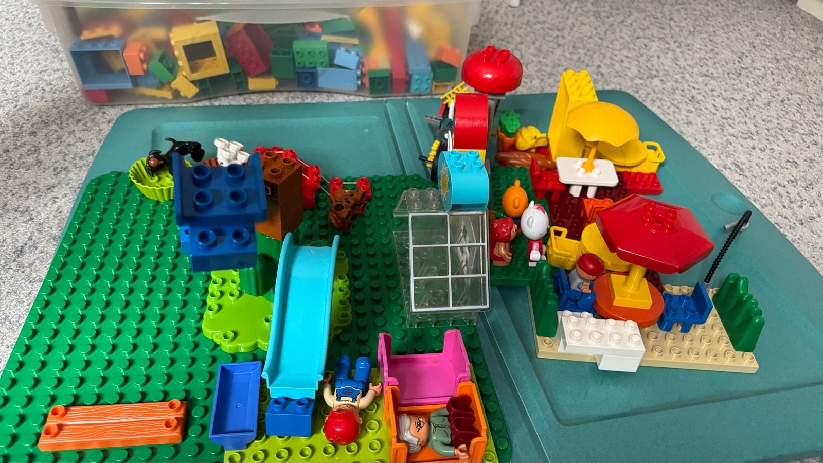 Grote partij Duplo met grondplaten en diverse sets, Kinderen en Baby's, Speelgoed | Duplo en Lego, Gebruikt, Ophalen of Verzenden