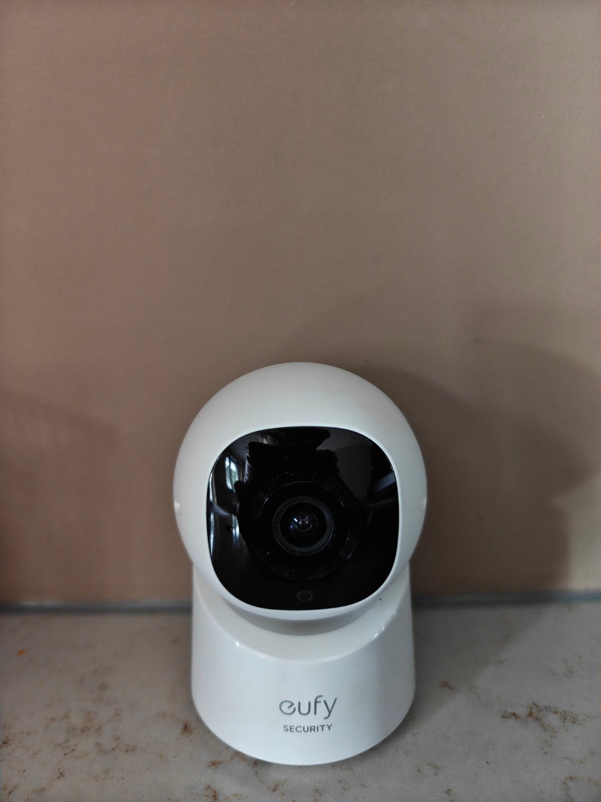 Binnen camera Eufy C220 2K, Ophalen of Verzenden, Zo goed als nieuw, Binnencamera