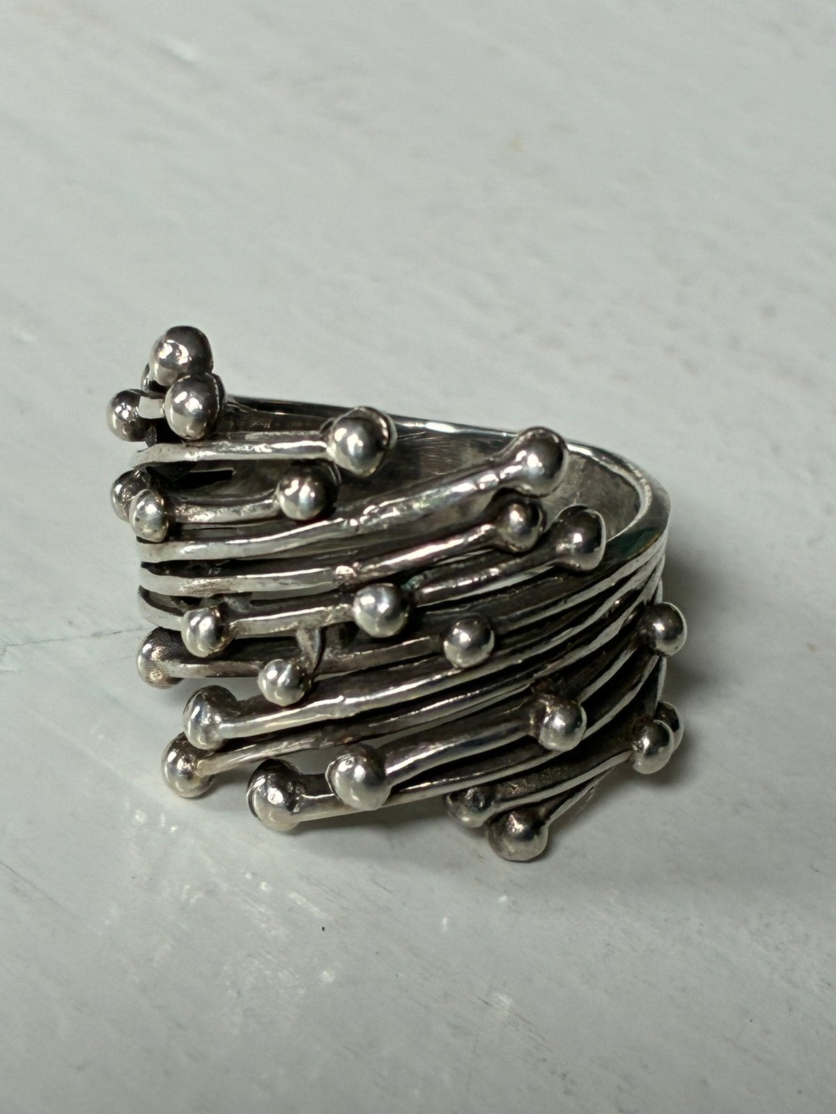 Fantasie ring zilver 925 bolletjes modern design vintage, Gebruikt, Ophalen of Verzenden, 17 tot 18, Dame