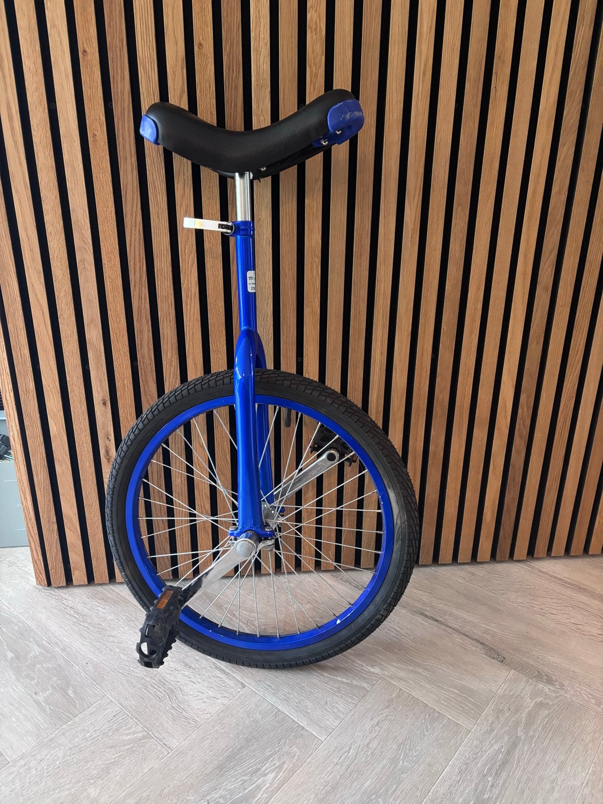 Blauwe eenwieler - Zo goed als nieuw, Fietsen en Brommers, Fietsen | Eenwielers, Ophalen, Zo goed als nieuw