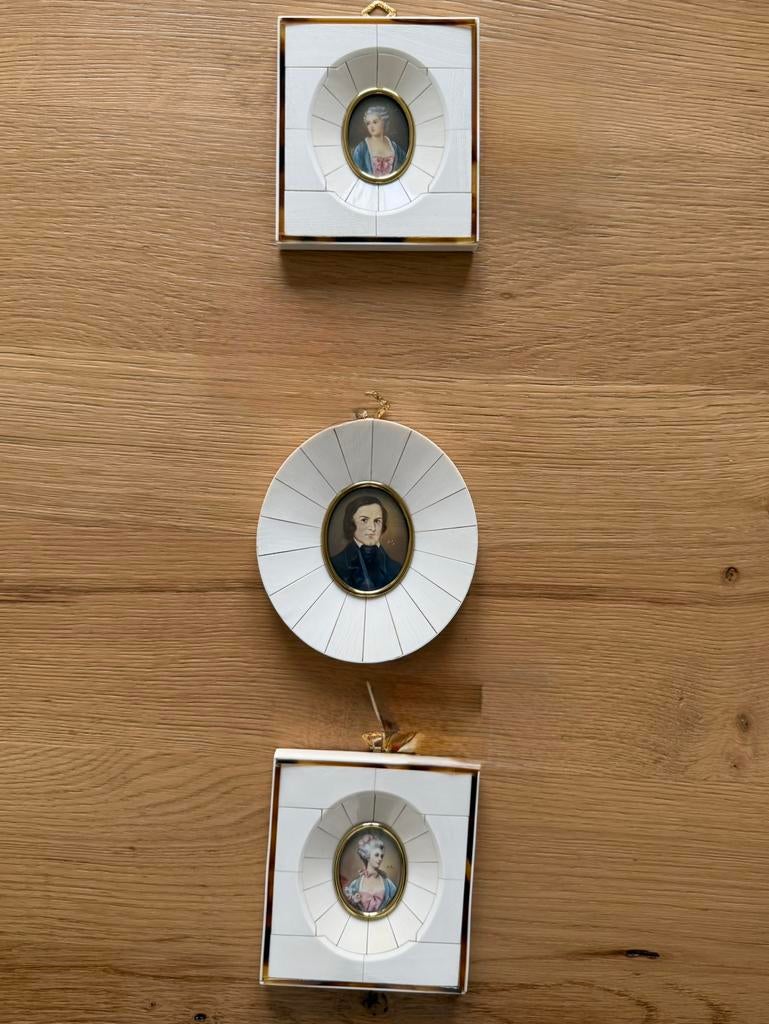Prachtige set van drie vermoedelijk ivoren schilderijtjes, Antiek en Kunst, Ophalen