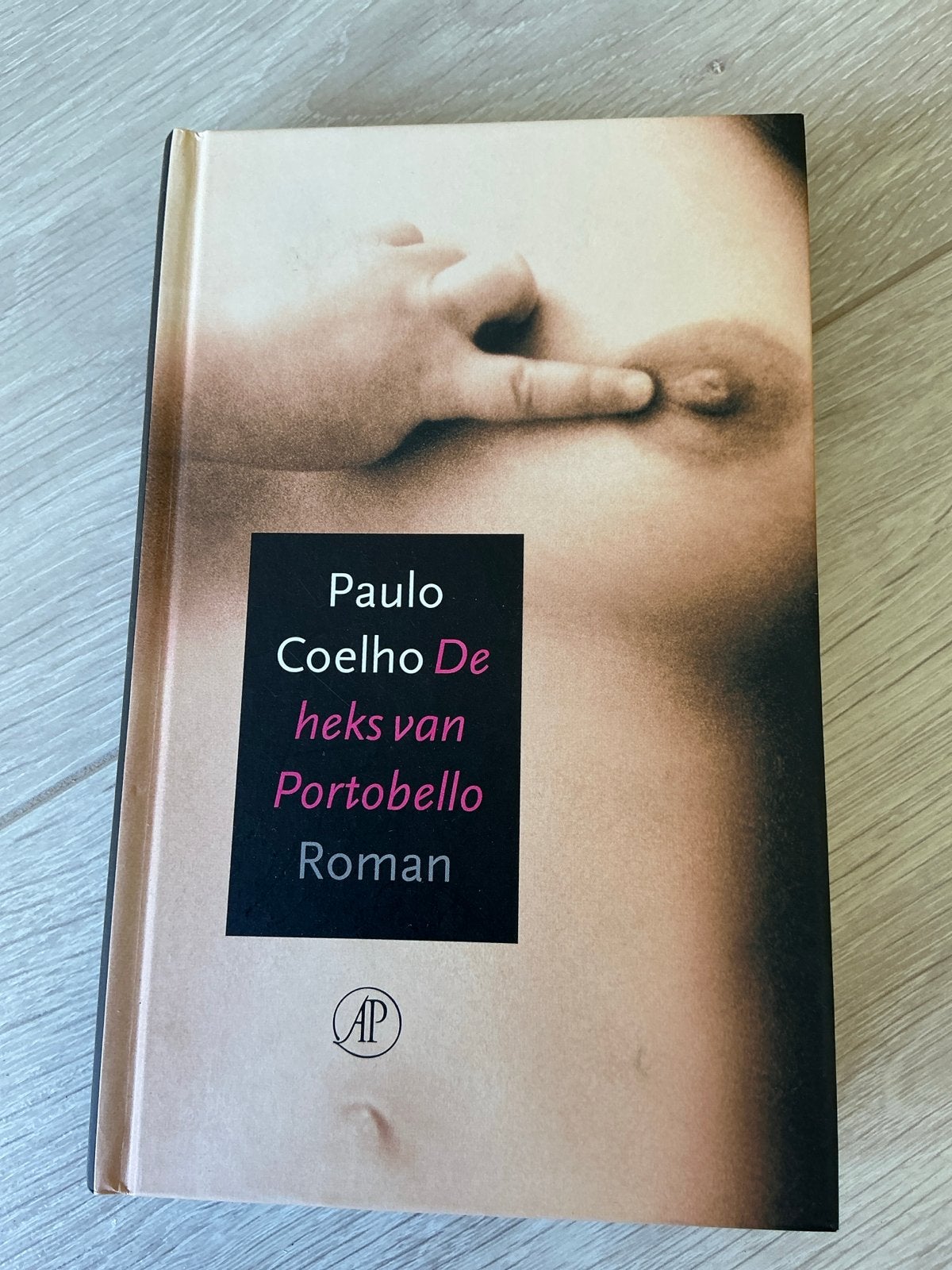 De heks van Portobello - Paulo Coelho Roman, Ophalen of Verzenden, Gelezen, Europa overig