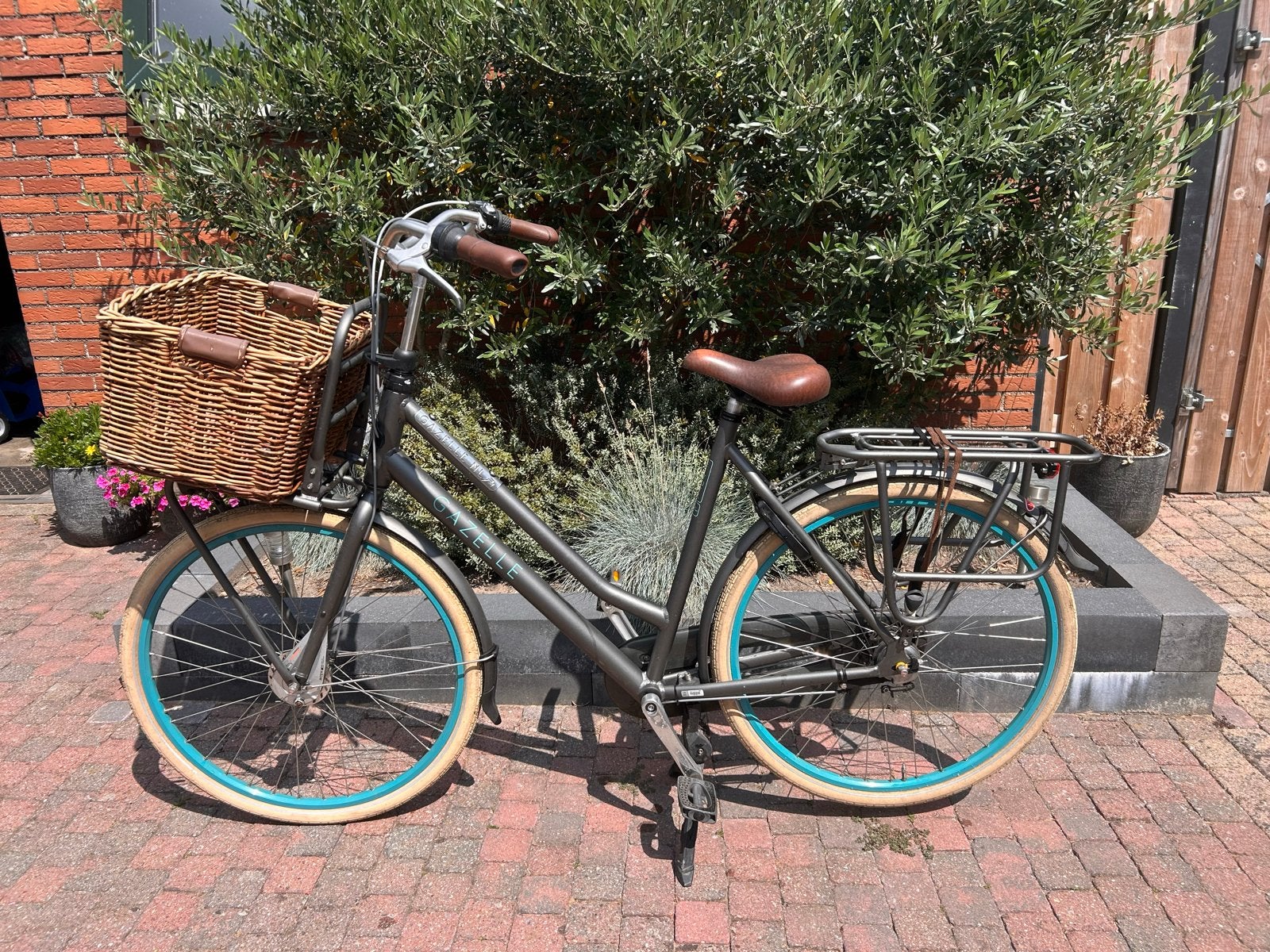 Gazelle Damesfiets met mand en 3 versnellingen, Fietsen en Brommers, Fietsen | Dames | Damesfietsen, Ophalen, Terugtraprem, Gebruikt