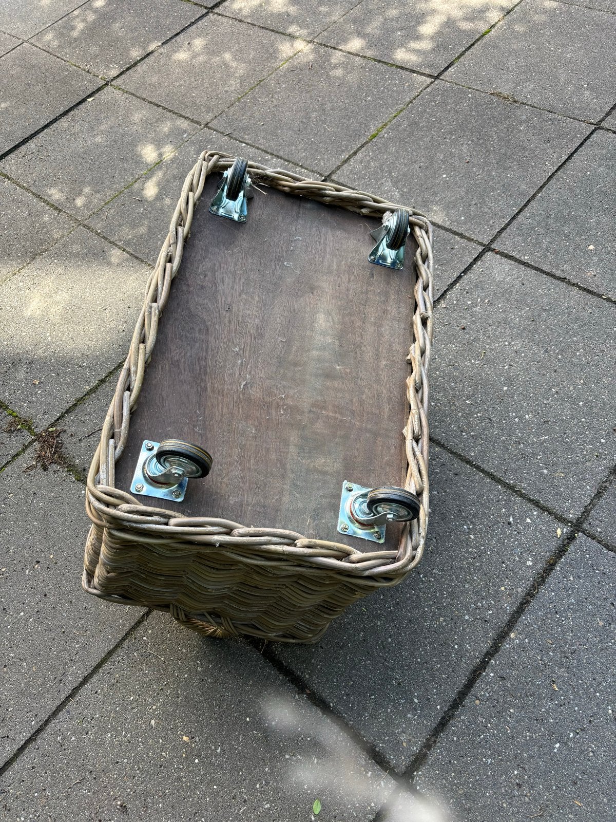 Set van 2 rieten manden op wieltjes, met jute afwerking, Ophalen, Gebruikt, 50 tot 100 cm, 50 tot 75 cm