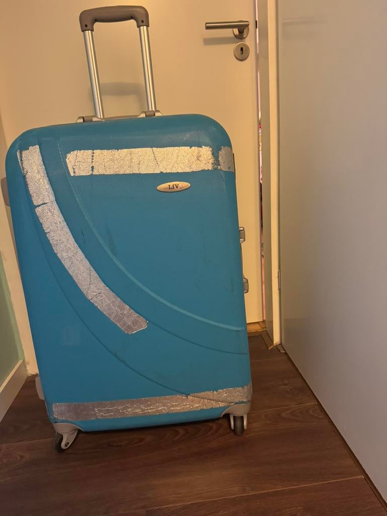 LIV koffer. Harde kunststof. Spinner., Sieraden, Tassen en Uiterlijk, Koffers, Hard kunststof, Verzenden, 45 tot 55 cm, Zo goed als nieuw