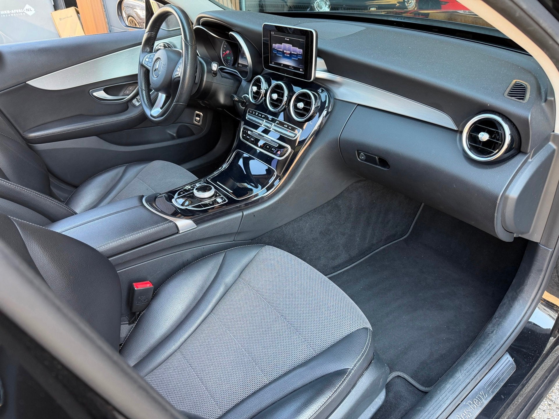 Mercedes-Benz C-klasse Estate C180 Business Solution Panodak, Auto's, Automaat, Achterwielaandrijving, Leder en Stof, Zwart