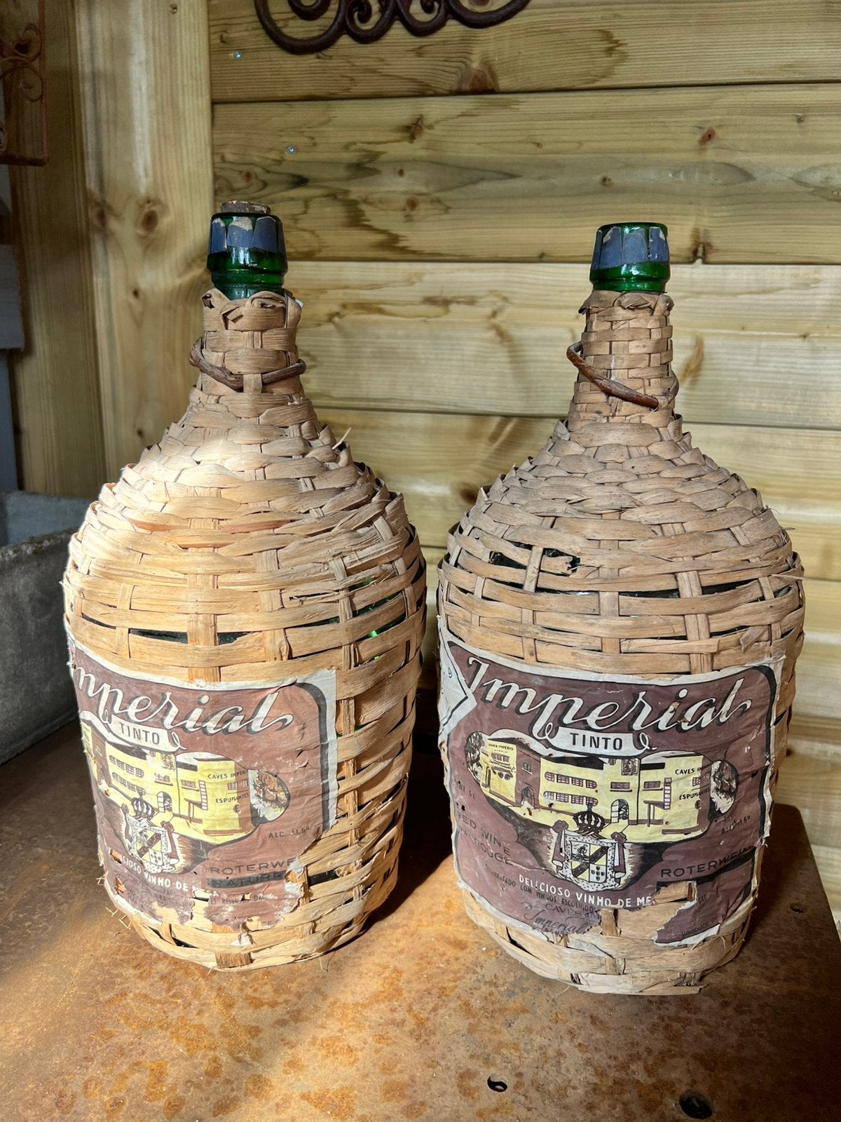 Mandfles, demijohn Portugese wijnfles in riet met etiket, Ophalen