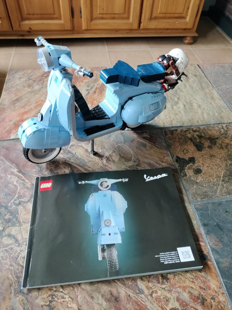 LEGO Icons Vespa 125 (set 10298) met handleiding, Ophalen, Overige thema's, Lego, Zo goed als nieuw