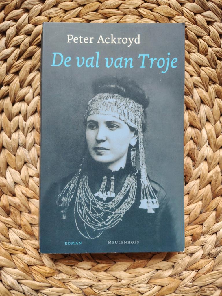Peter Ackroyd - De val van Troje, Ophalen of Verzenden, Gelezen