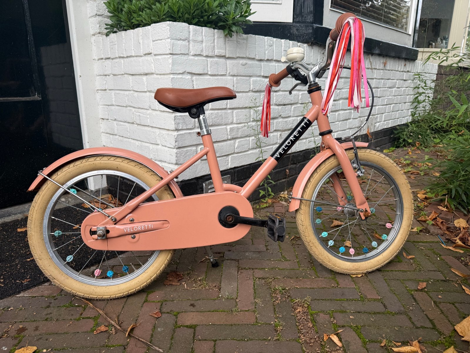 Veloretti Maxi 16 inch kinderfiets – roze (Blazing Salmon), Ophalen, Zo goed als nieuw, Terugtraprem, 16 tot 20 inch
