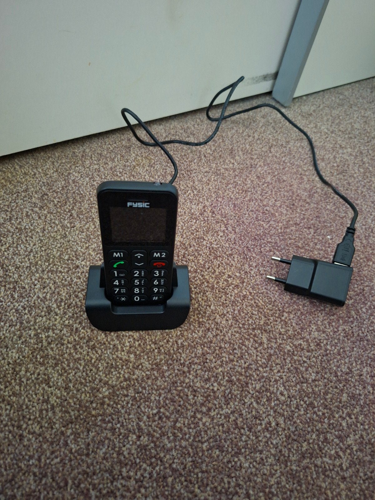 fysic fm 6700 senioren telefoon, Telecommunicatie, Geen camera, Ophalen of Verzenden, Zo goed als nieuw, Klassiek of Candybar