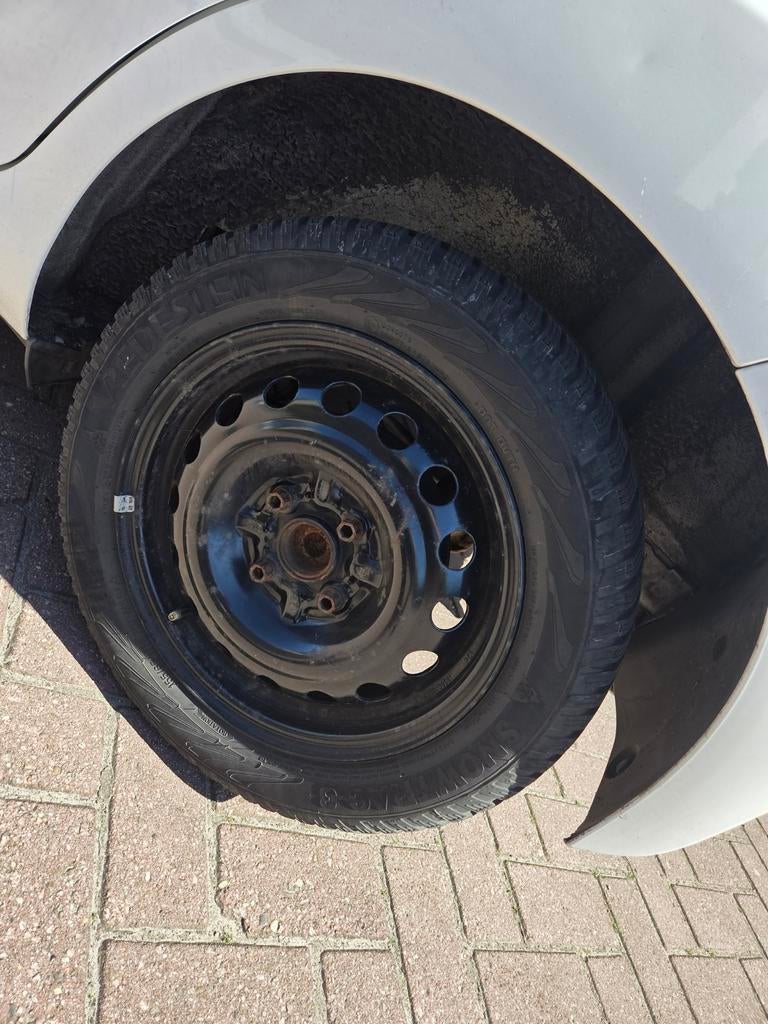 Vredestein aygo Winter banden met velg toyota aygo 155/65R14, Ophalen of Verzenden, Gebruikt