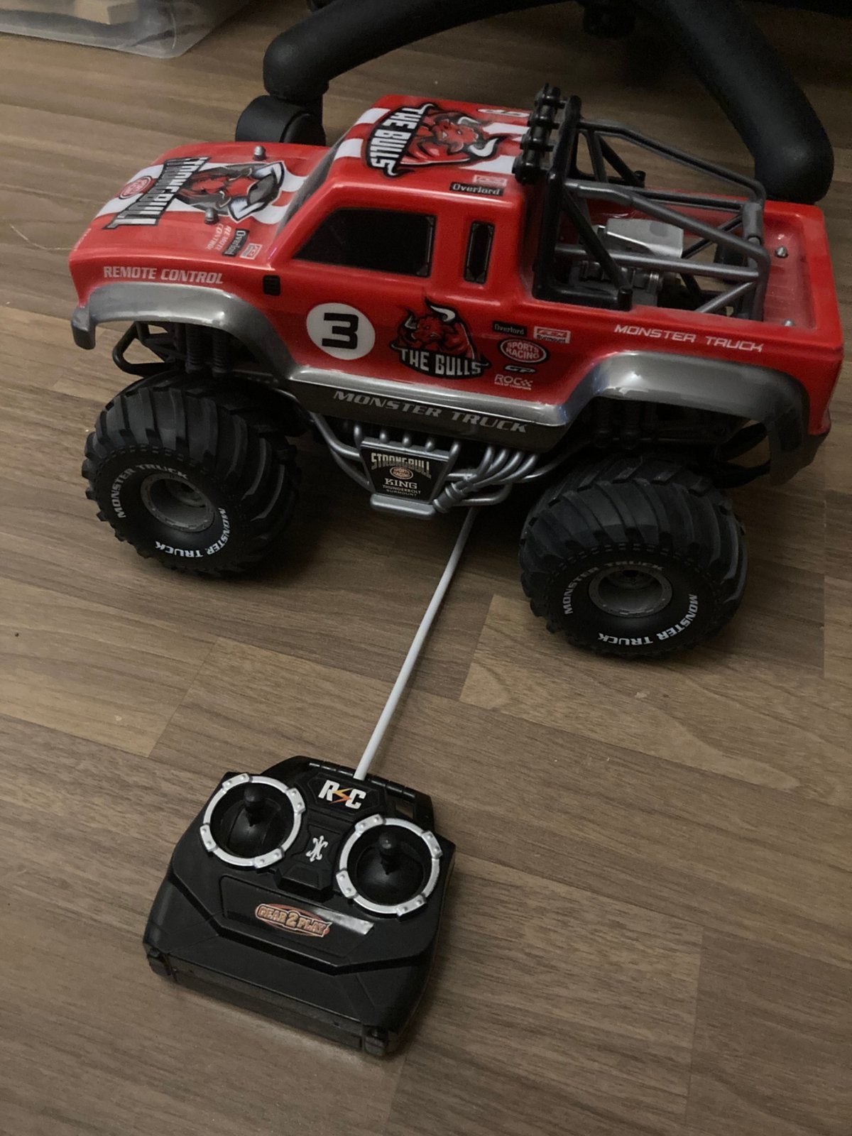Bestuurbare offroad auto, Hobby en Vrije tijd, Modelbouw | Radiografisch | Auto's, Zo goed als nieuw, Auto onroad, Overige schalen