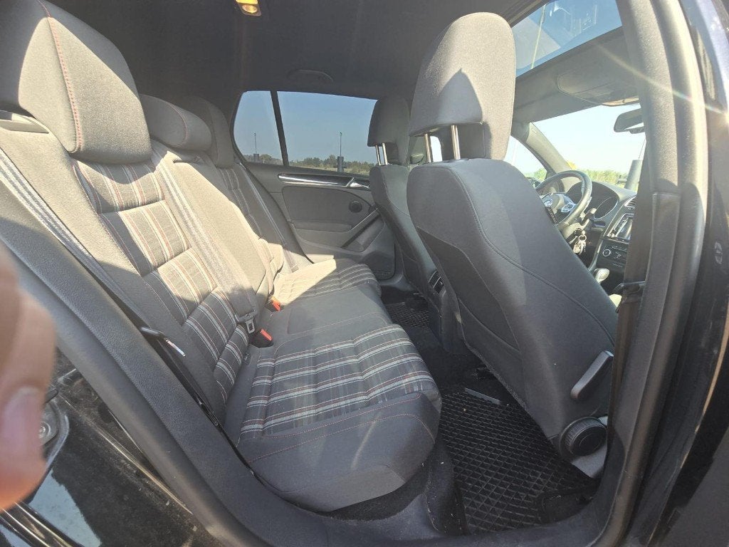 Foto 5 van Volkswagen Golf 2.0 GTI 155KW DSG 2011 Zwart