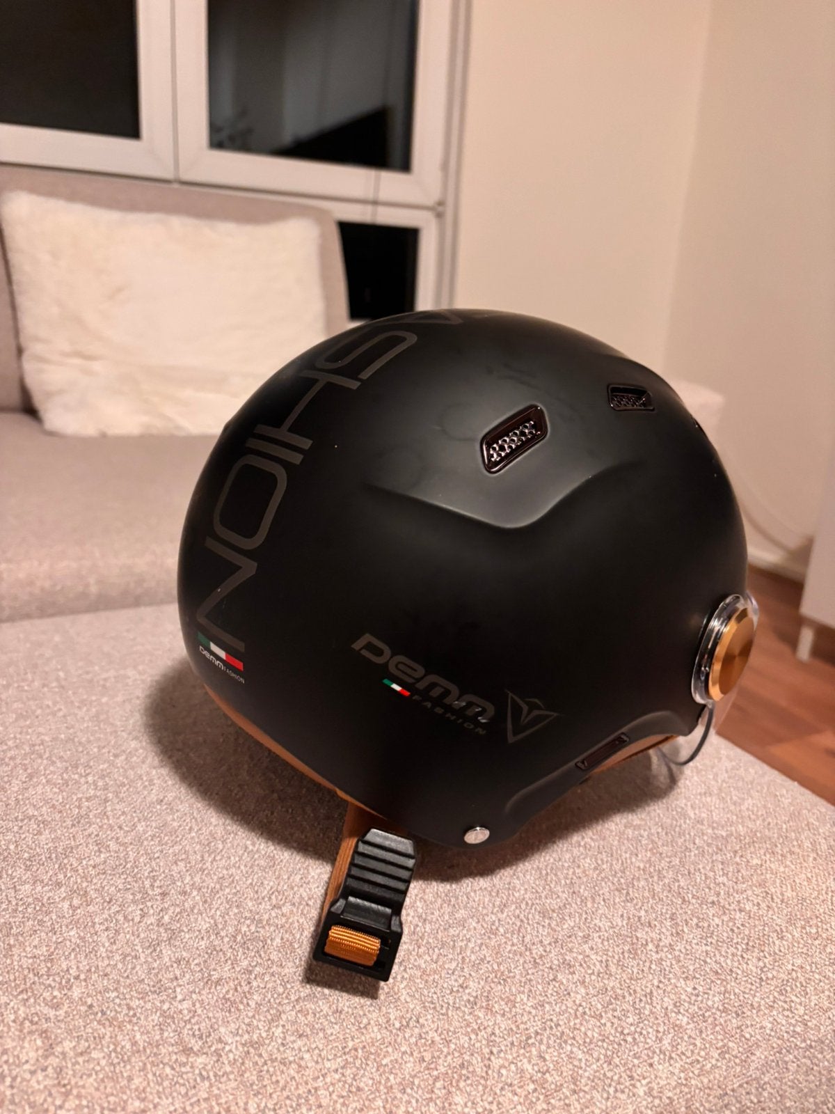 Foto 5 van DEMM Speed Pedelec Helmet XL NTA 8776 + Visor & Bag