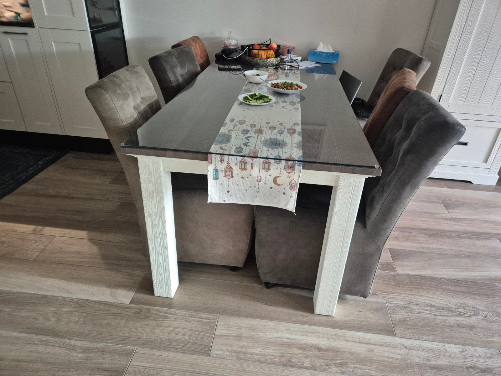 Haco Toulouse Moderne eettafel met glazen blad en 6 stoelen, Gebruikt, Overige houtsoorten, 150 tot 200 cm, Modern