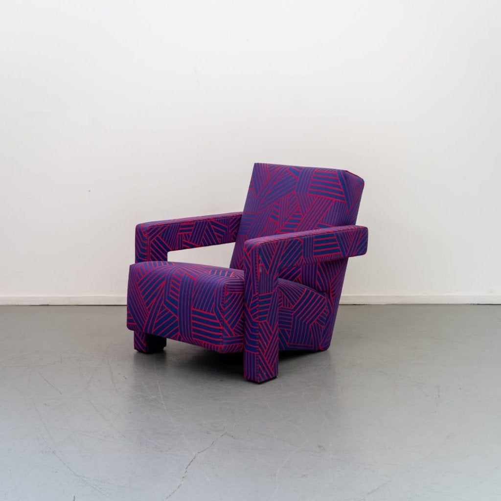 Cassina Utrecht Chair 637 Stoel Rood/Blauw Stof (LMTD), Huis en Inrichting, Niet ingevuld, Nieuw, Niet ingevuld, Niet ingevuld