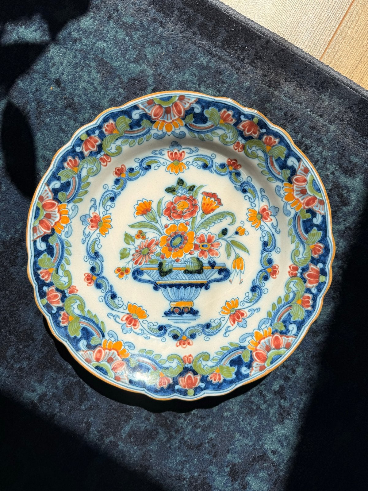 Vintage XL 29cm bord van Tichelaar 1094 met hand beschilderd, Ophalen of Verzenden