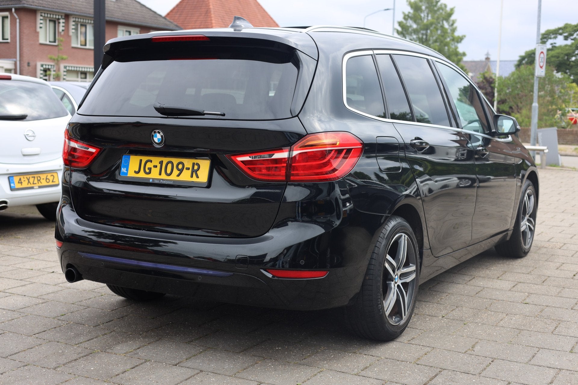 BMW 2 Serie Gran Tourer 218i SPORT | PANO | NAVIGATIE | 17 I, Auto's, Voorwielaandrijving, Automatische klimaatregeling, 136 pk