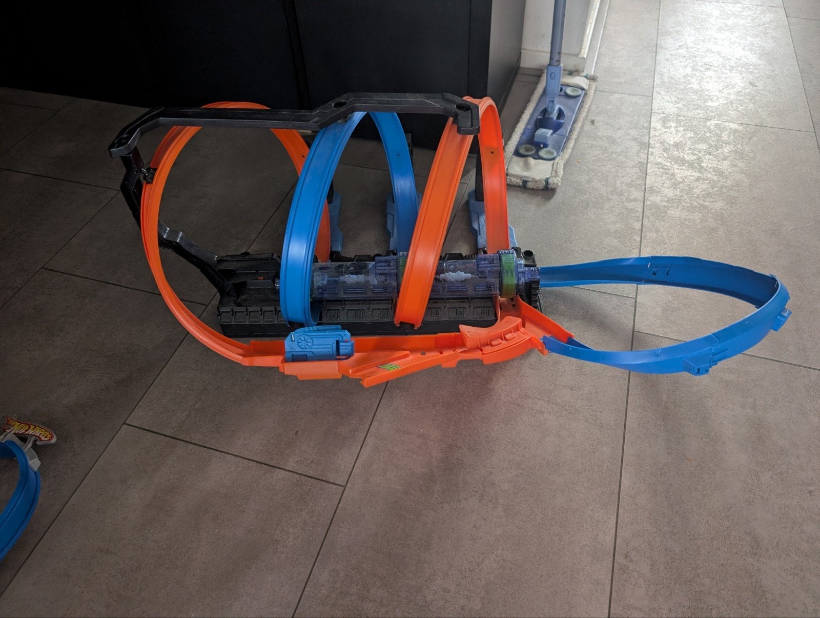 Racebaan met looping - Kurkentrekker, Racebaan, Ophalen of Verzenden, Zo goed als nieuw, Hot Wheels