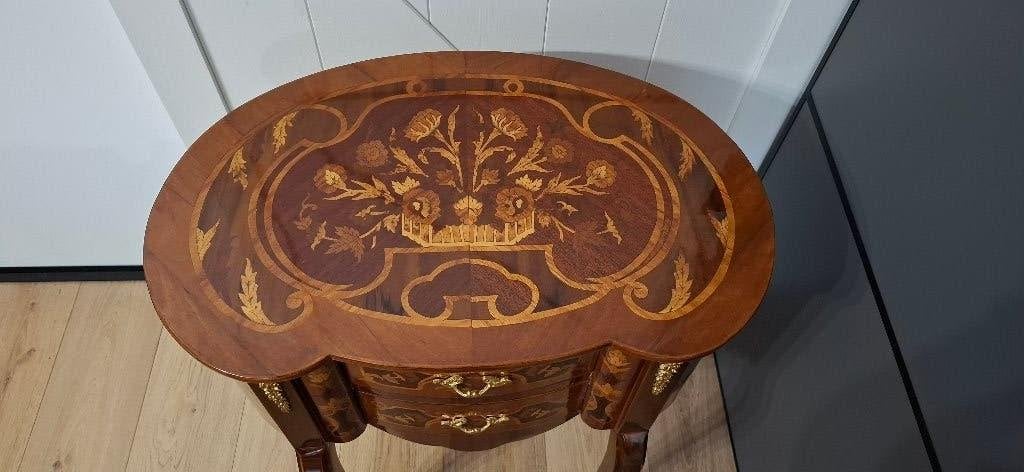 Frans Louis XV bijzettafel met marqueterie en bronzen beslag, Antiek en Kunst, Ophalen