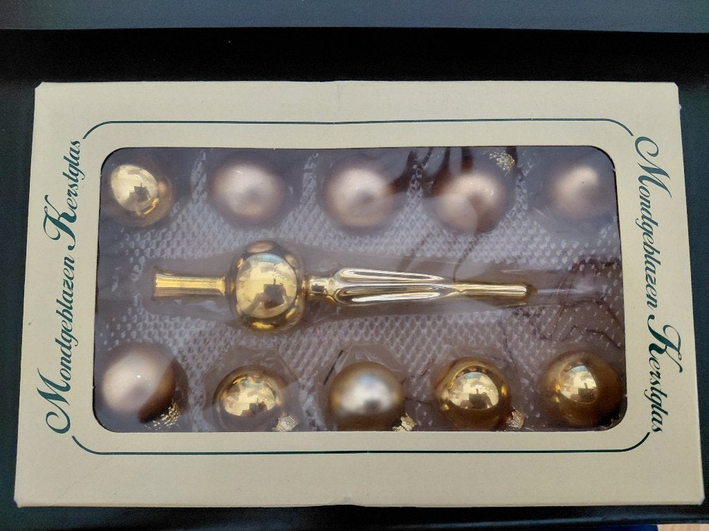 veel kerstspullen, kleine balletjes + piek, boompjes,slinger, Diversen, Verzenden, Gebruikt