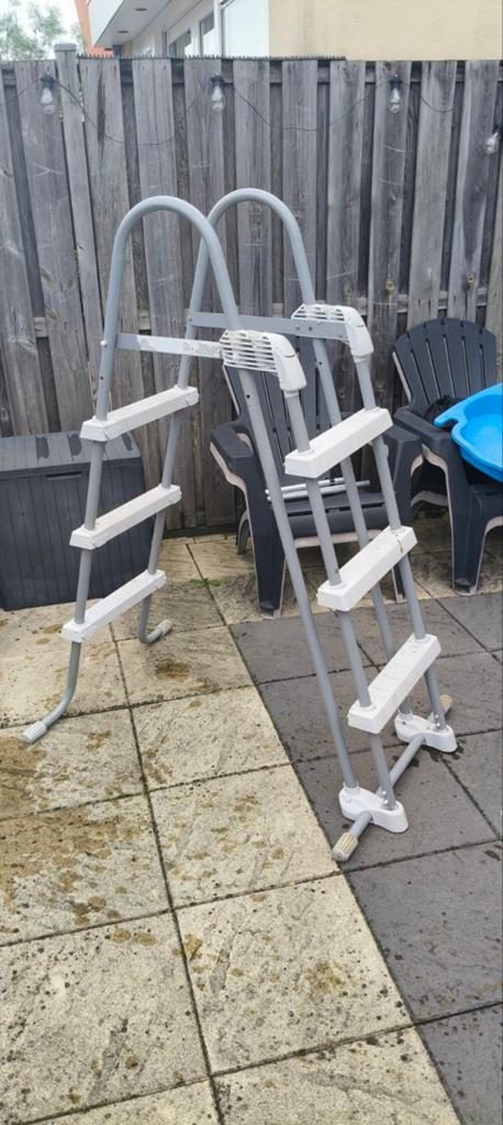 Stevige Intex Zwembadtrap (4 treden) – Ideaal voor opzetzwem, Tuin en Terras, Zwembad-toebehoren, Ophalen