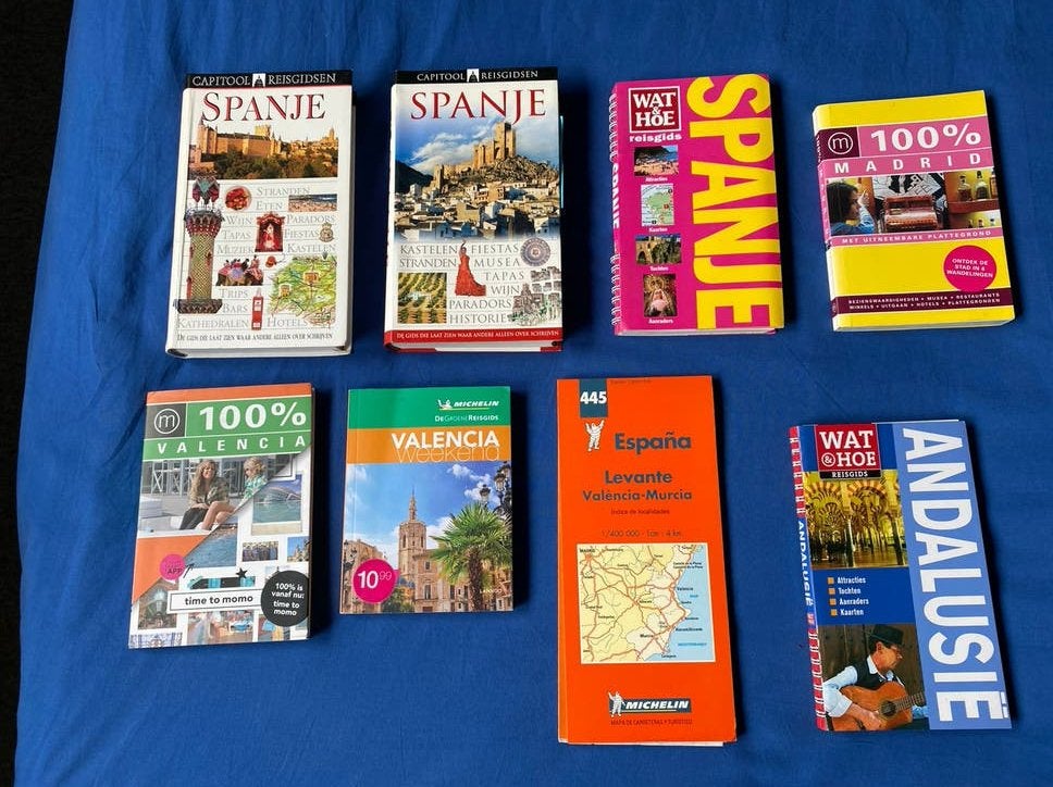 Capitool spanje Madrid Valencia Andalusië, Boeken, Reisgidsen, Capitool, Europa, Ophalen of Verzenden, Zo goed als nieuw