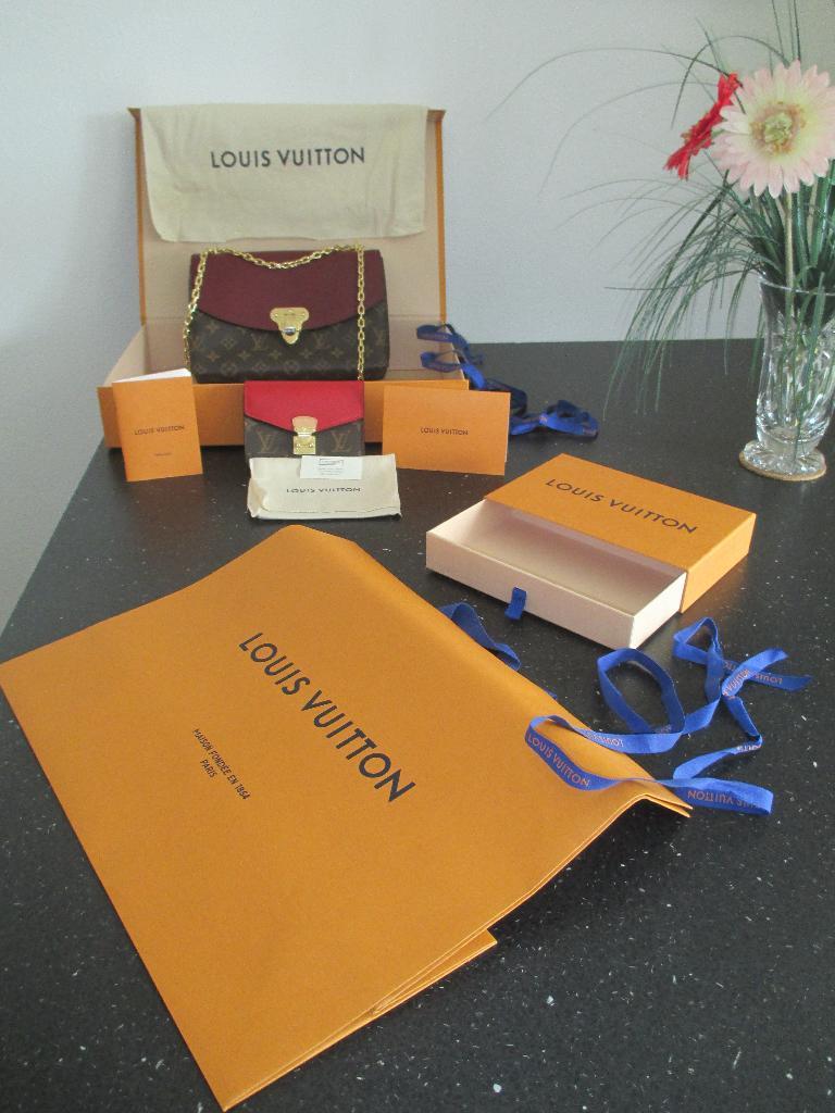Louis Vuitton Schoudertas & Portemonnee - Nieuw, Ophalen of Verzenden, Nieuw, Bruin, Schoudertasje