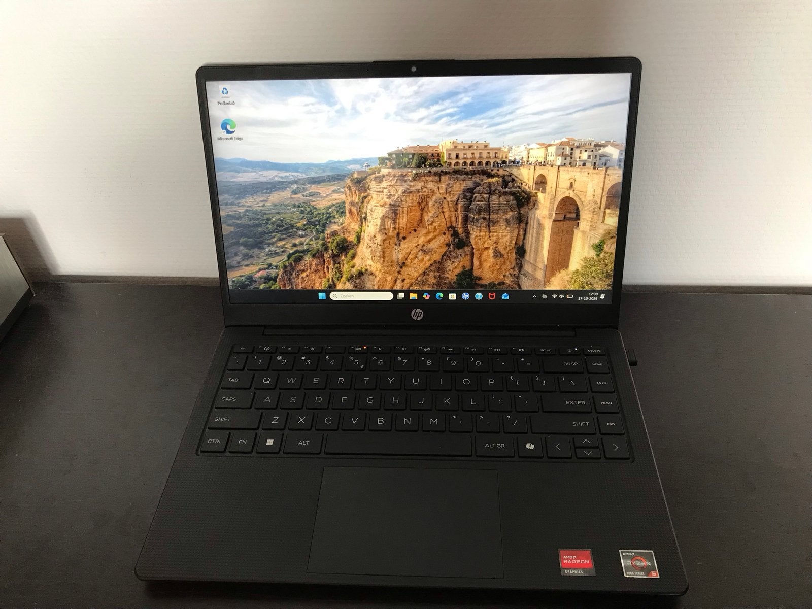 HP Laptop 14” Ryzen 5 7520U - 16GB RAM, Met videokaart, 2 tot 3 Ghz, Qwerty, 14 inch