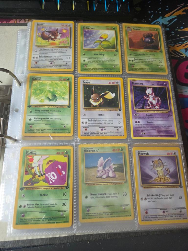 Vintage Pokémon kaarten: Eevee, Mewtwo, Oddish en meer!, Ophalen of Verzenden, Gebruikt, Meerdere kaarten