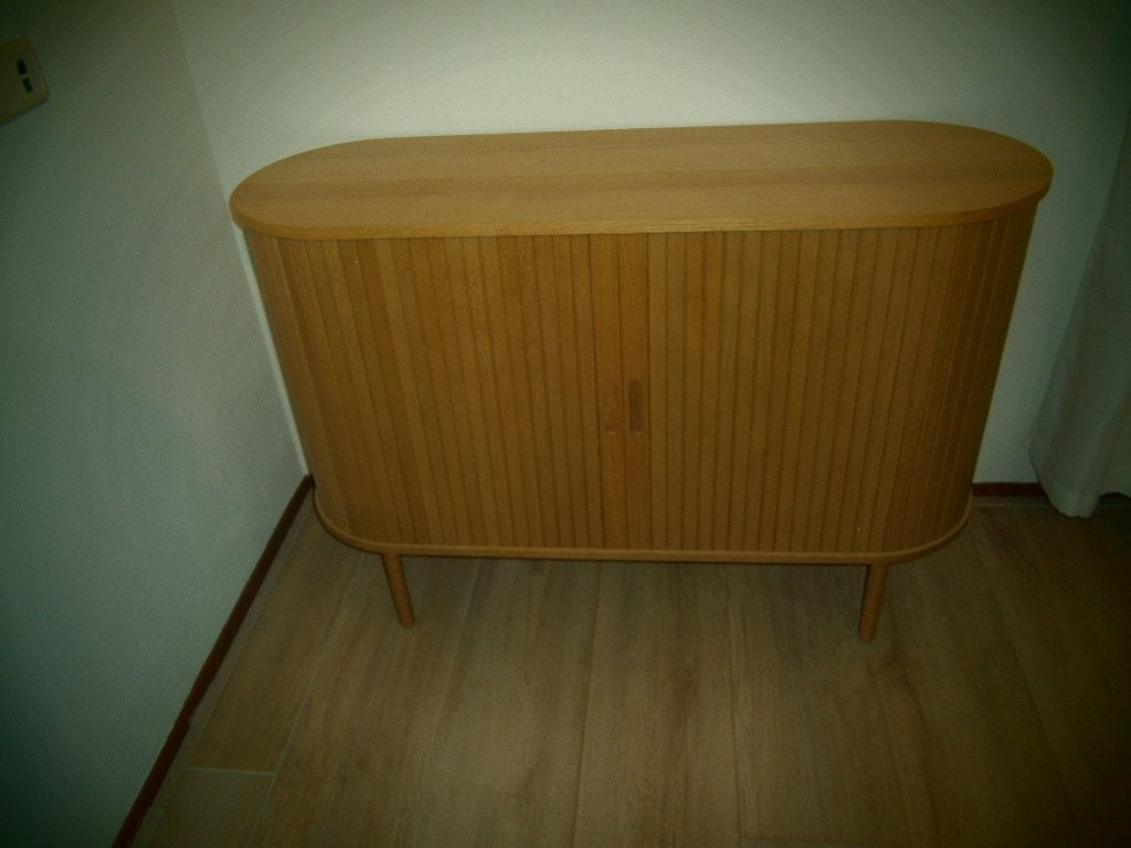 Te koop dressoir Jysk, Ophalen, Met plank(en), 100 tot 150 cm, Zo goed als nieuw